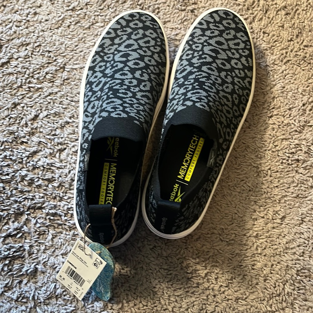 Reebok OnLux Slip On size 9.5